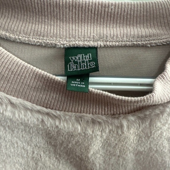 Wild fable faux fur cropped sweatshirt - Picture 2 of 3